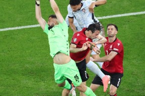 金年会共享联赛-决胜时刻！球员们为了欧预赛前途拼搏的简单介绍